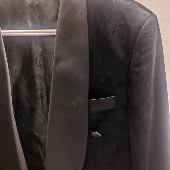 Blazer - Picture 3 of 4